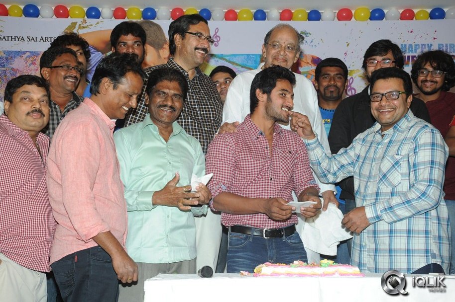 Aadi-Birthday-Celebrations-With-Pyaar-Mein-Padipoyane-Team